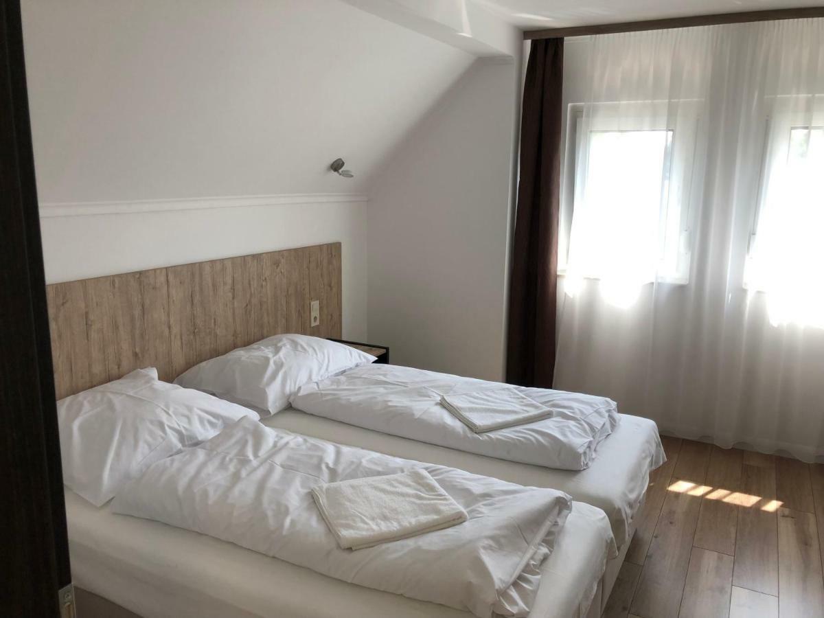 Hotel Duna Vendeghaz Fadd-Dombori Exteriér fotografie